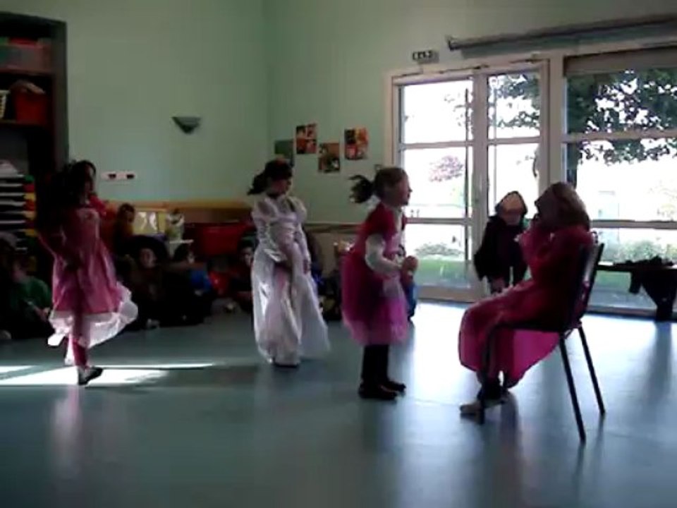 Théâtre CE1 scène 1