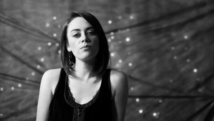 Demet Evgar - Farketmeden