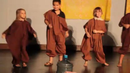 Spectacle théâtre Estelle mai 2013 Ecole Paofai