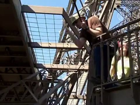 Эйфелева башня стала музыкальным инструментом