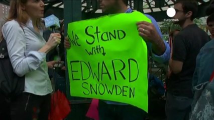 Edward Snowden, el "soplón" de la CIA, en paradero...
