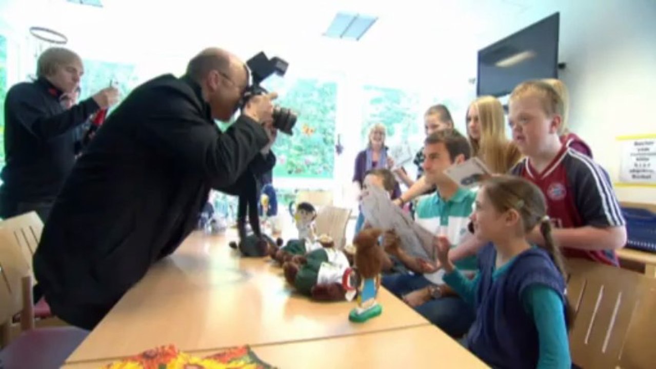 Emotionaler Besuch: Federer zu Gast in Kinderkrankenhaus