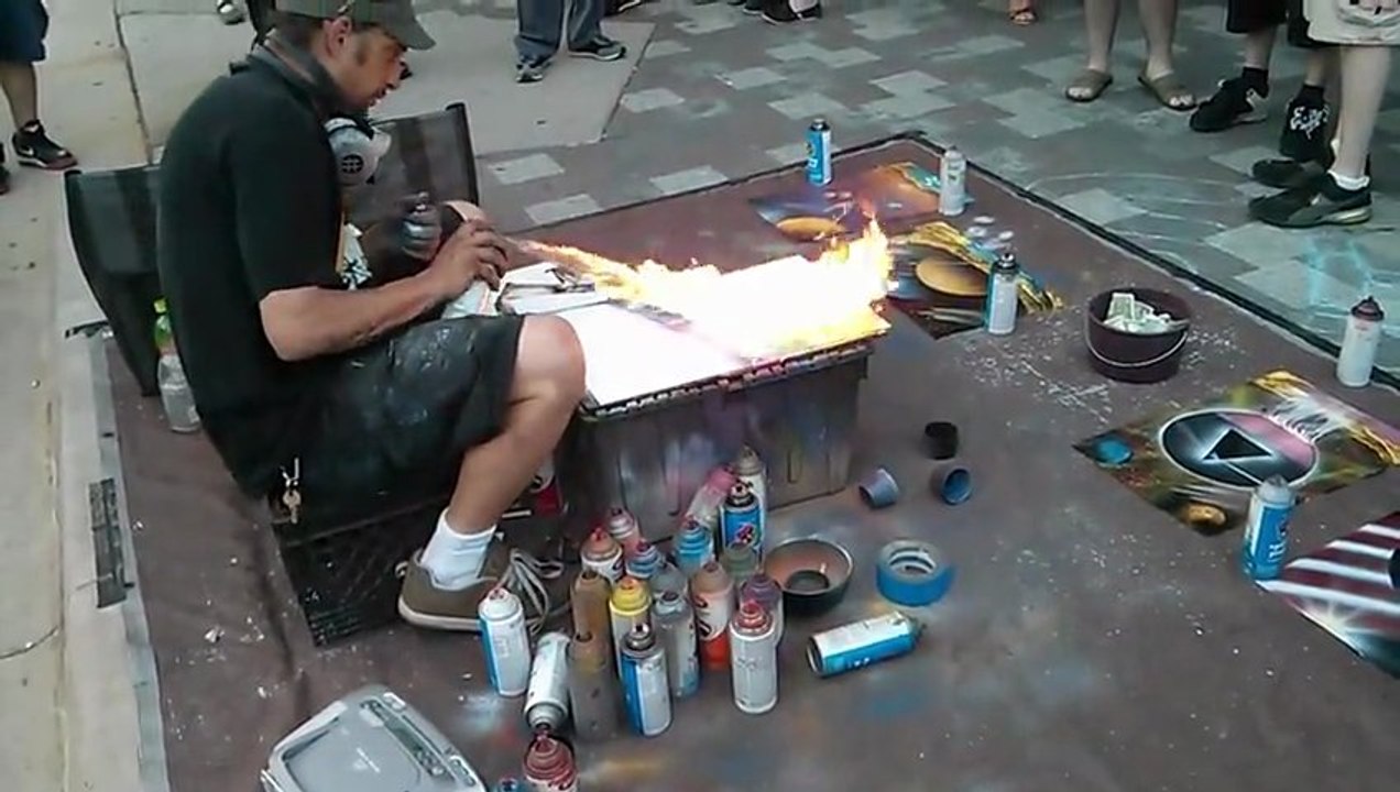 Peinture à la bombe par un artiste de rue incroyable