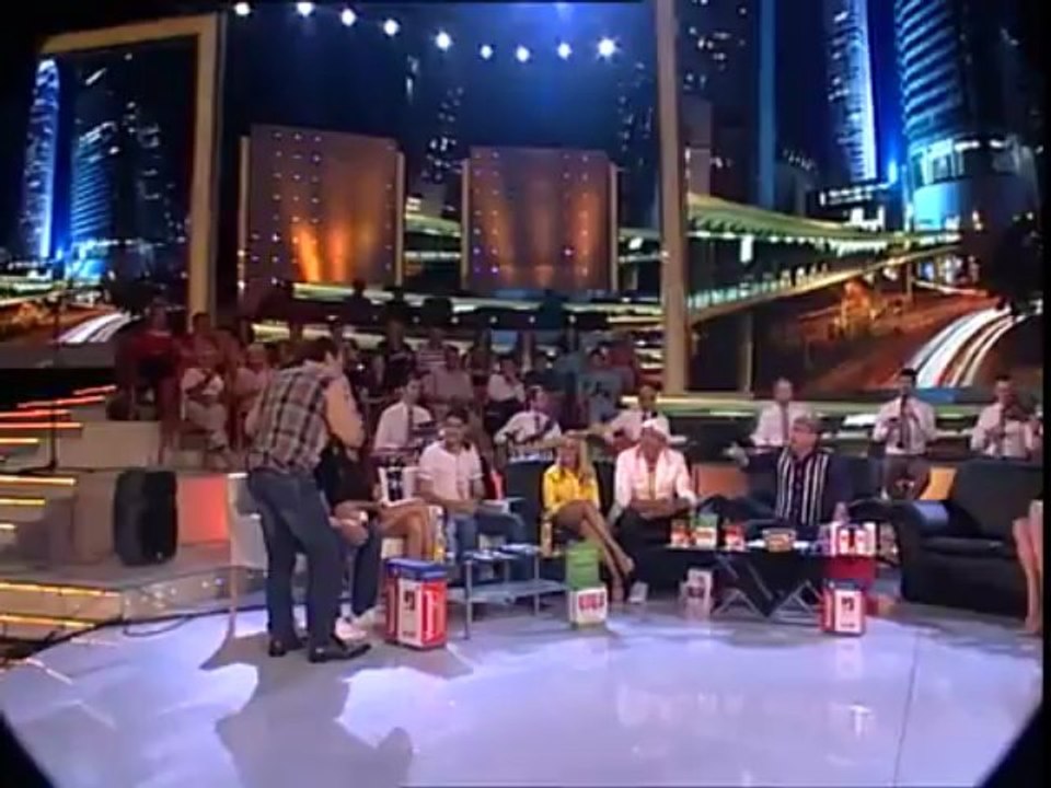 Mile Kitic - Kraljica trotoara - (Live) - Narod Pita - (TV Pink 2013)