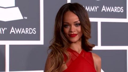 Rihanna Shows Up Two Hours Late to Another Show