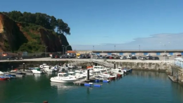 PAISAJE en el puerto de Candás, Asturias 11 junio