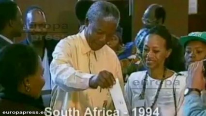 Nelson Mandela sigue en estado grave