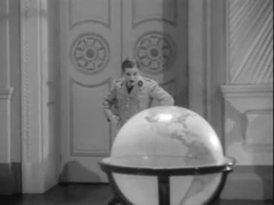 Charlie Chaplin - The great dictator - 1940