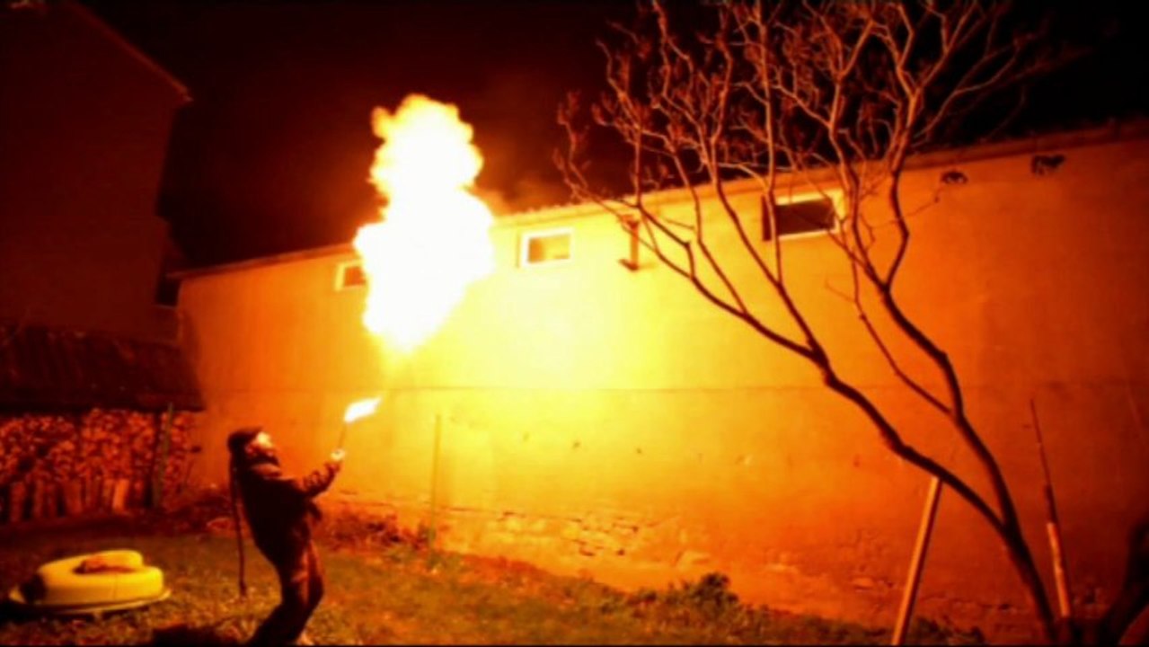 Le Labo (explosion d'une torche)
