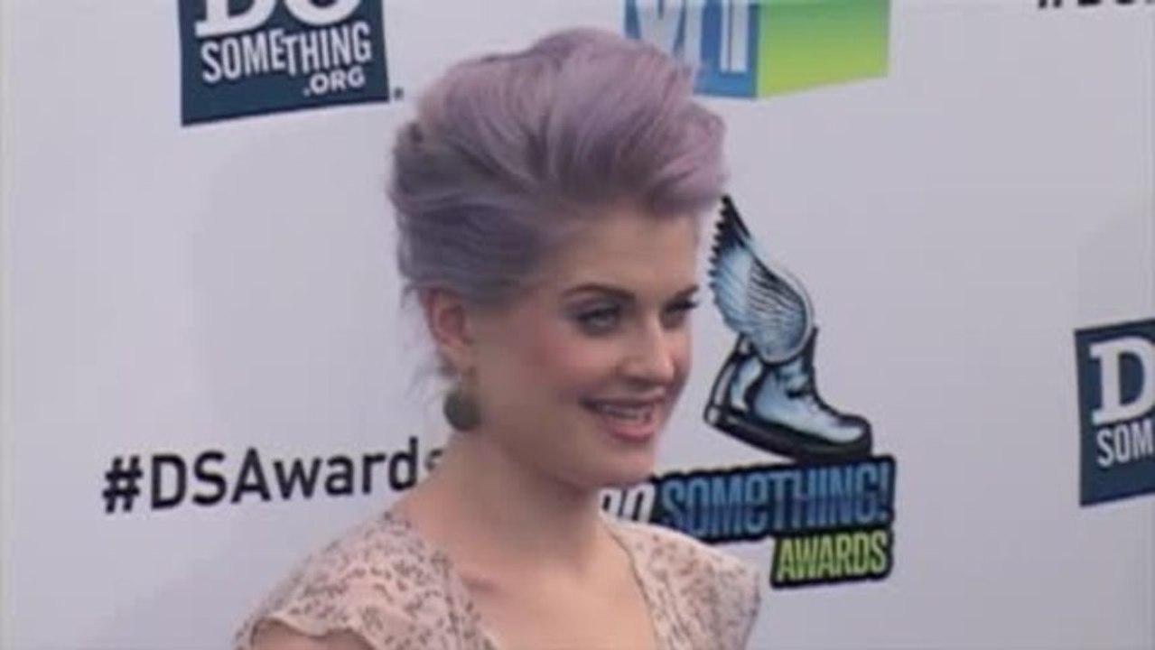 Kelly Osbourne Defends Pregnant Kim Kardashian Over Weight Jibes