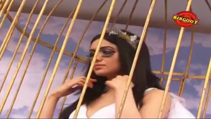 Adah Sharma cages herself