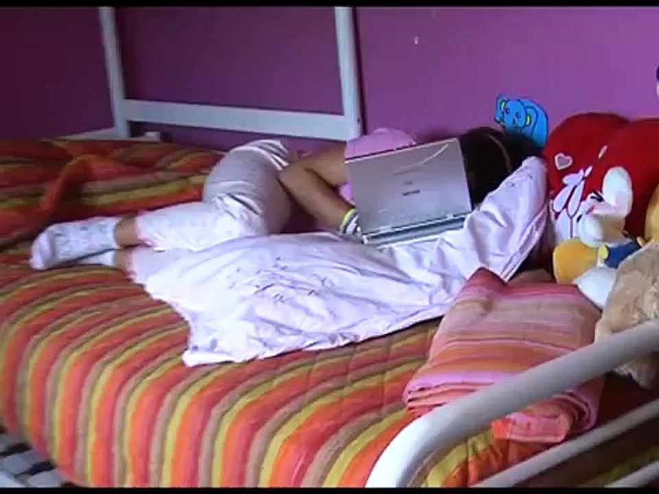 Napoli - La protesta cooperative sociali, la storia del Grande albero (11.06.13)