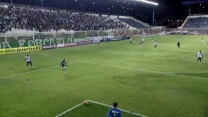 Faul Rhaynera na bramkarzu Goias