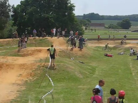 vtt 2eme manche four cross pupille lavaré le 080613