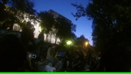 taksim gezi parkı barikatta saksafon dinletisi