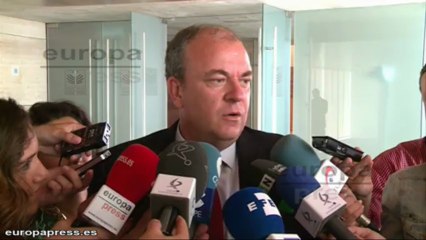 Monago niega que bajada de IRPF sea una "rebelión"