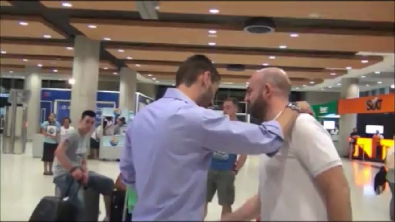 ΑΕΚ-Αφιξη Ελευθερόπουλου (1)