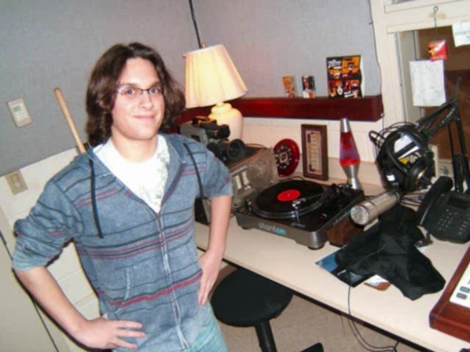 98.7 Kiss FM Special (DJ ANDY M) (Andy Morales) on WEXR Extreme Radio! May 6, 2013