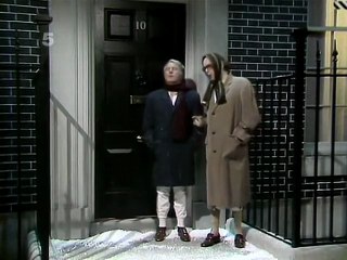 clip from the morecambe and wise xmas show 1980