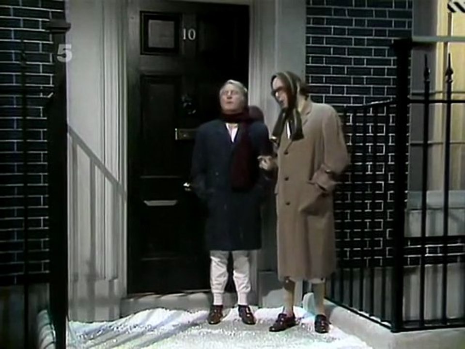 clip from the morecambe and wise xmas show 1980