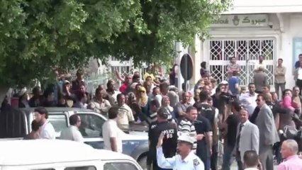 Haftstrafen für Oben-Ohne-Protest: Berlin ist "besorgt"