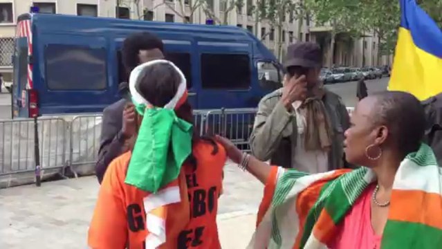 Manifestation devant le siege de L'UNESCO contre « Prix Félix Houphouët Boigny »