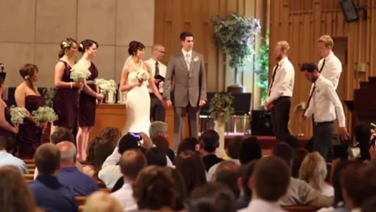 Wedding goes Harlem Shake style...