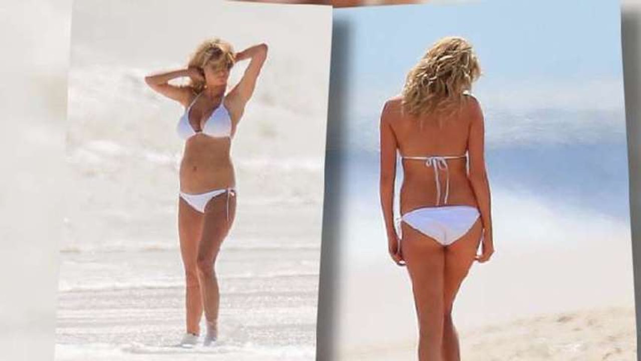 Kate Upton Stuns in a Bikini on Set