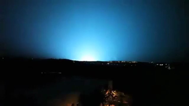 étranges lumières prés d une base Militaire. FORTWORTH . Texas. usa.06.2013