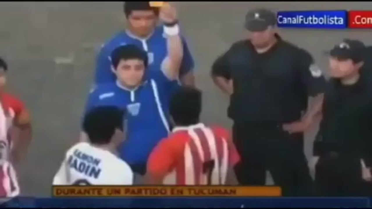 Le footballeur qui n'aimait pas les chiens, expulsé !