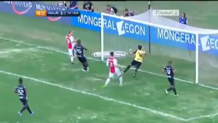 A remarkable miss from Ajax's Siem de Jong