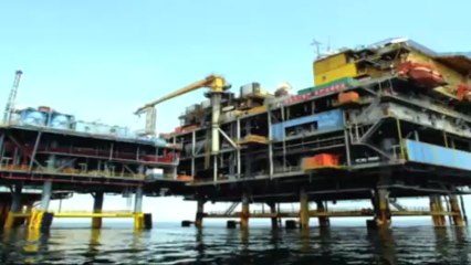 Oil Ministry get threats from oil import lobby- Moily