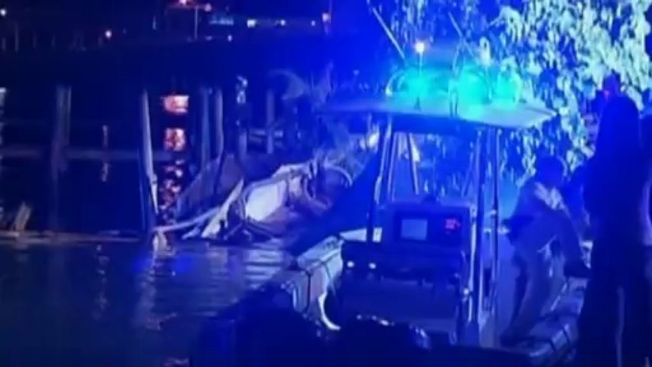 Sports bar outdoor deck collapses in Miami