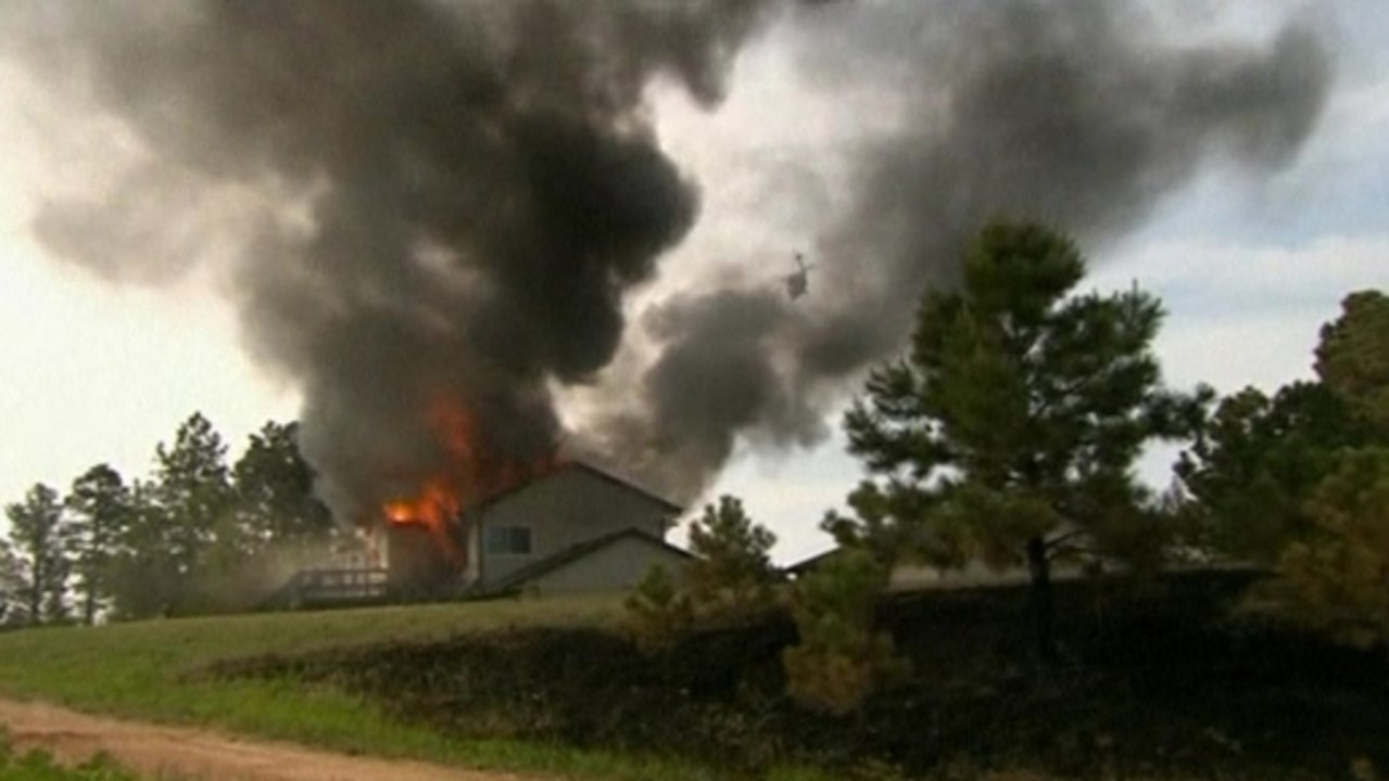 Firefighters make progress against Colorado wildfire