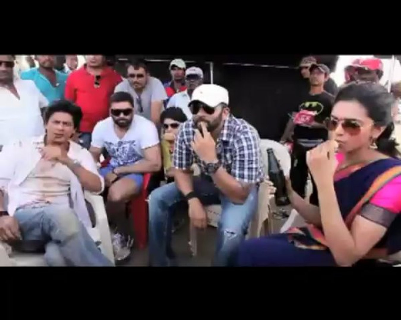 Throwback - SRK & Deepika on the sets of Chennai Express