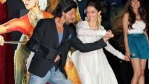 Shahrukh Khan Flirts With Deepika Padukone !