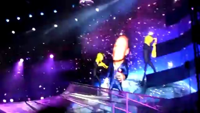 Muse-Porto-130610-panicstation2