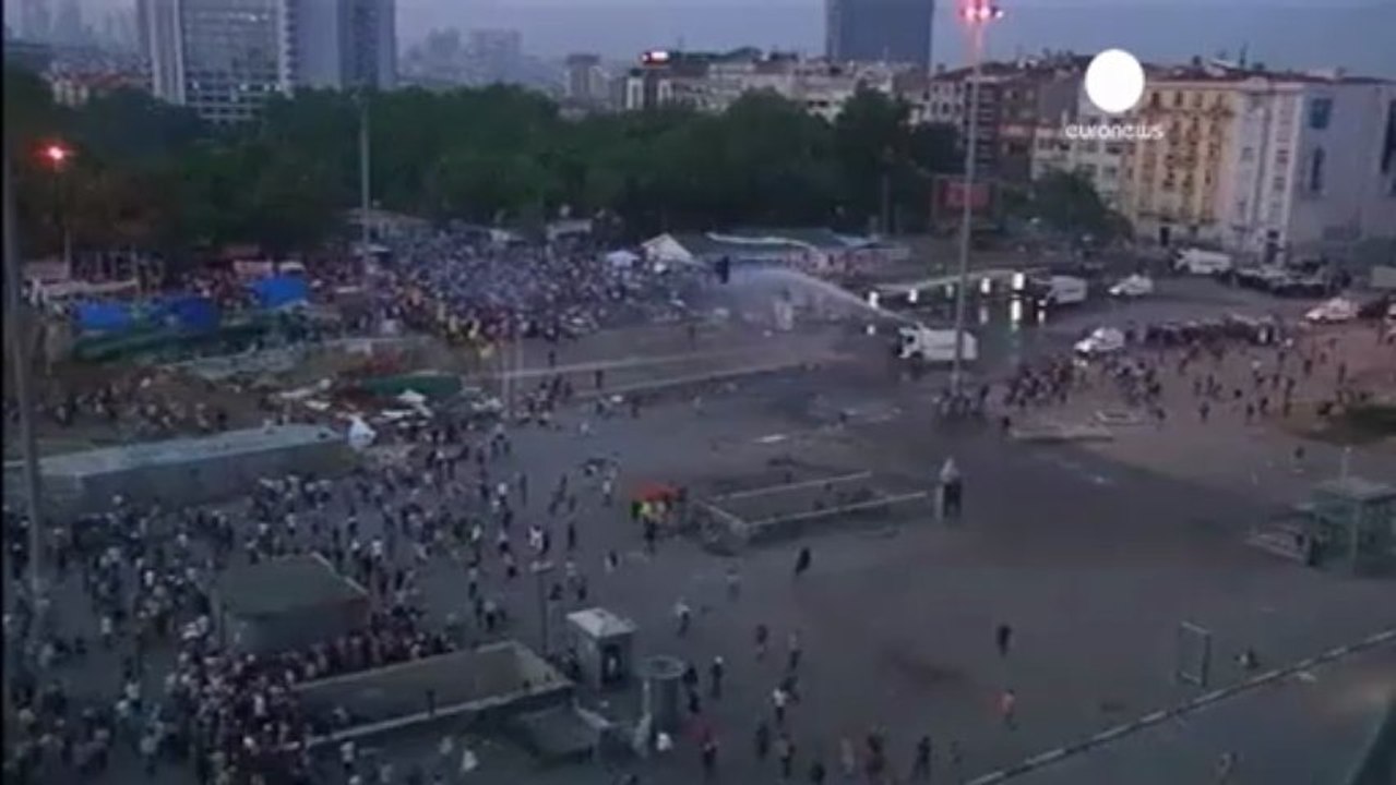 Turchia, la polizia fa irruzione a Gezi Park