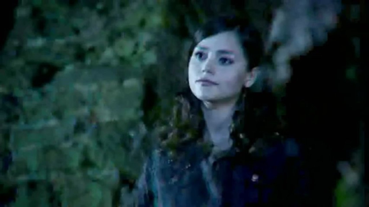 [French adaptation] Clara argues with the TARDIS - Hide (Doctor Who)