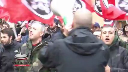 "Riprendiamoci i nostri soldati". CasaPound Italia scende in piazza, in 400 sotto Montecitorio