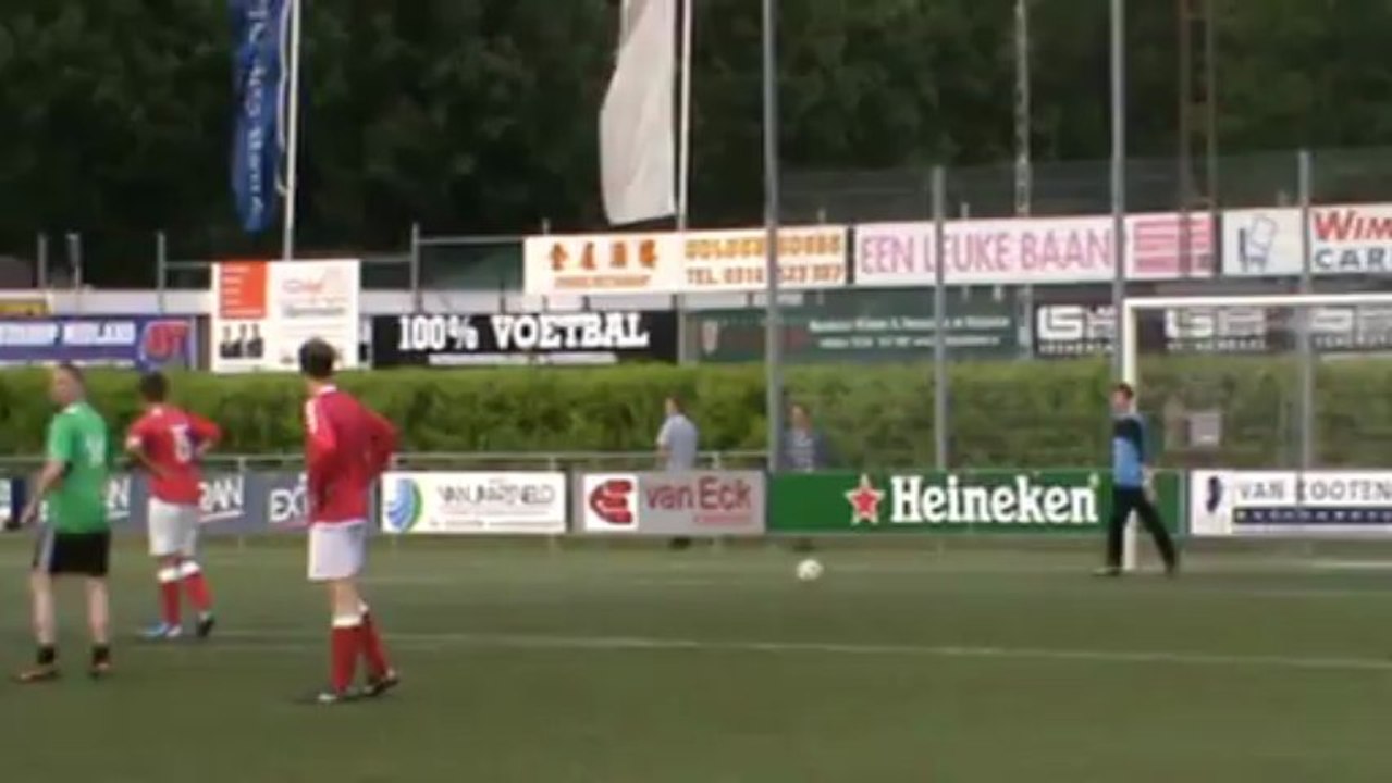 Dovo 35+ tegen Dovo B-6 Doelpunt Arjen van Ree