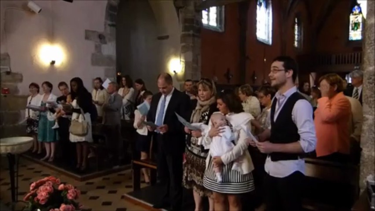 Baptème Romain Eglise de Marcoussis (videos attachées)