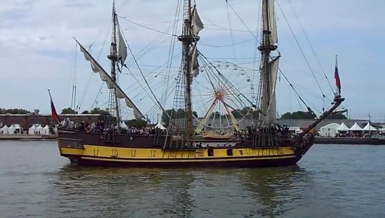 Le départ des bateaux de l'Armada de Rouen