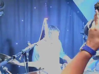 O Ούκιτς παίζει ντραμς (1)