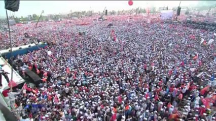 Turkey violence flares after police storm protest park