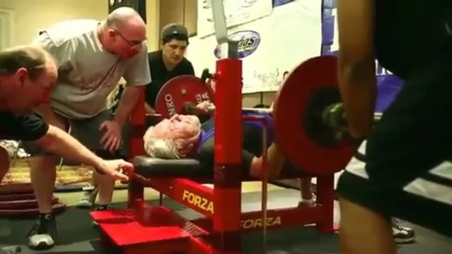 Sy Perlis, 91 ans, record du monde de développé couché