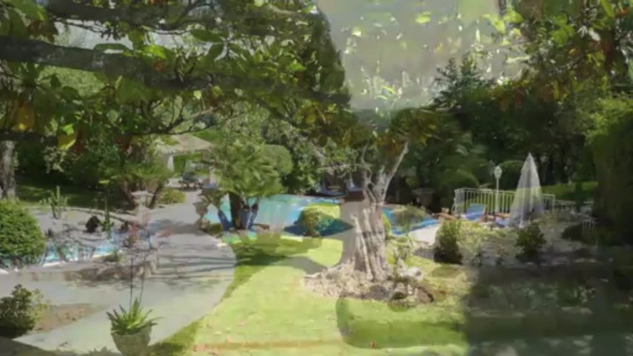 Vente Villa Cagnes-Sur-Mer - Résidentiel - Piscine - Vue mer - 6 pièces - 217 m²