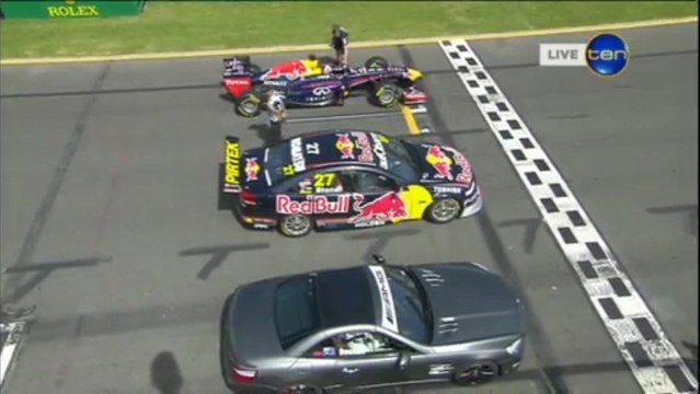 Comparaison de vitesse : Mercedes AMG SL63, V8 Supercar et Formule 1