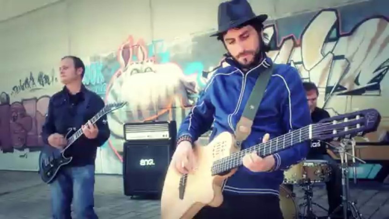 Amanita_Suit-Seguiremos_caminando