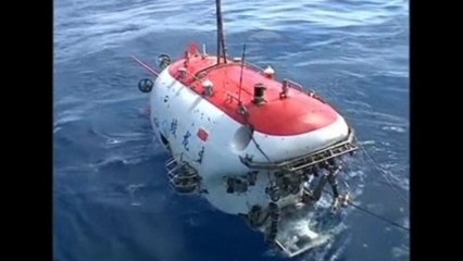 China's manned sub starts deep-sea mission